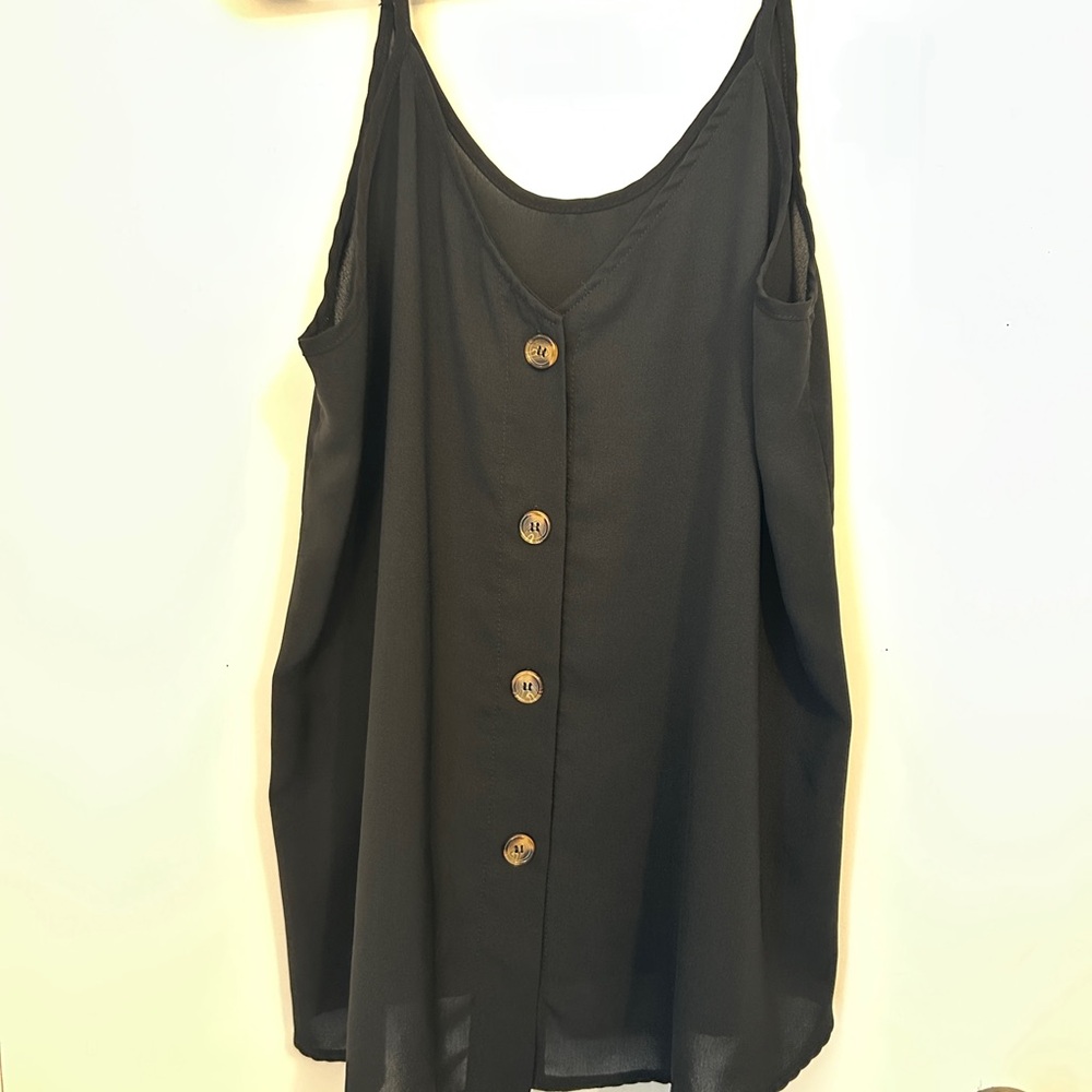 Amazon Black Sleeveless Buttoned Camisole
